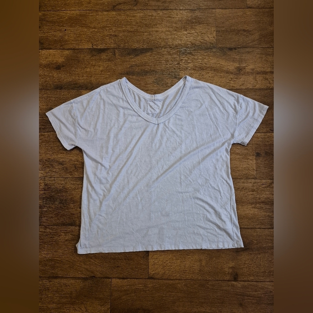 Arie women's Light Blue V-Neck Short Sleeve T-Shirt Size XL